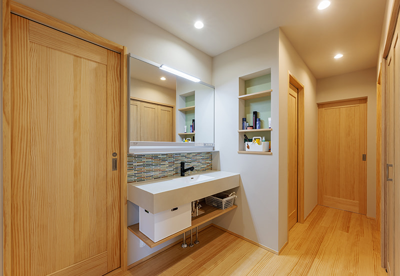 PLAN 01 洗面所前廊下写真