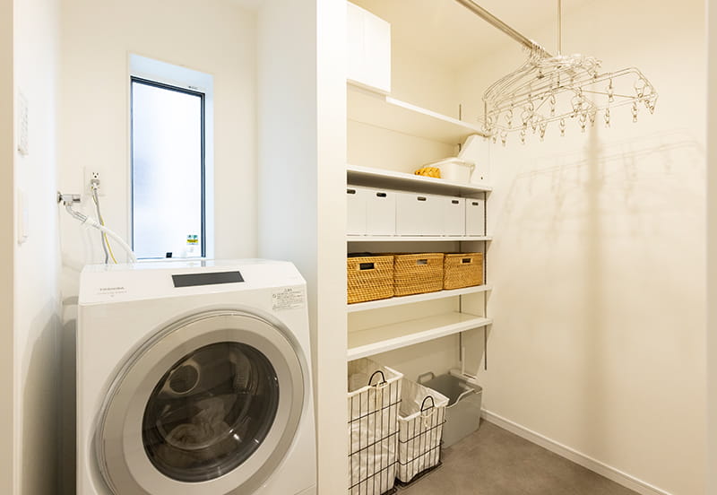 PLAN 02 脱衣所・収納スペース写真