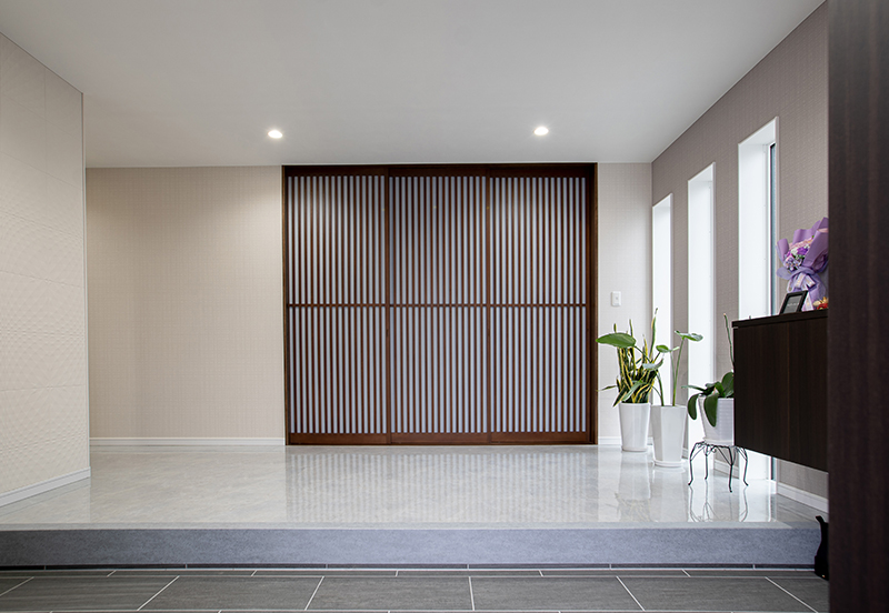 PLAN 04 玄関写真